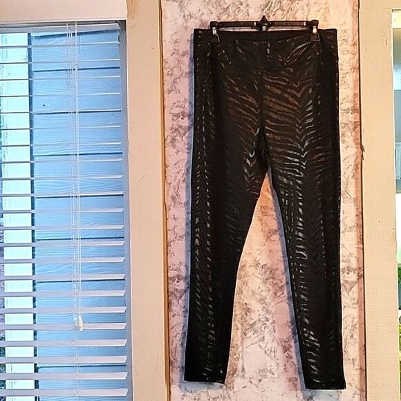Tail Women's Stella Tennis pants Size Large  Zanzibar print - Picture 1 of 8